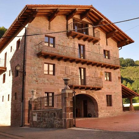 Villa Casa Rural Barbenea à Oronoz-Mugaire Extérieur photo